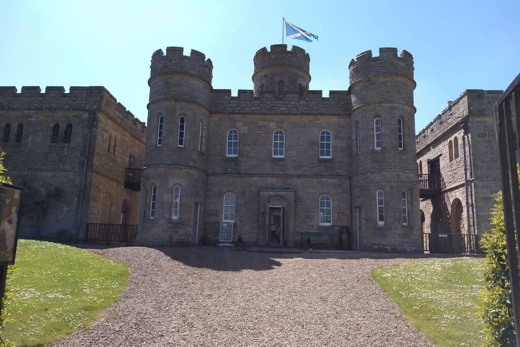 Appartamento Marys Garden View North Jedburgh Esterno foto