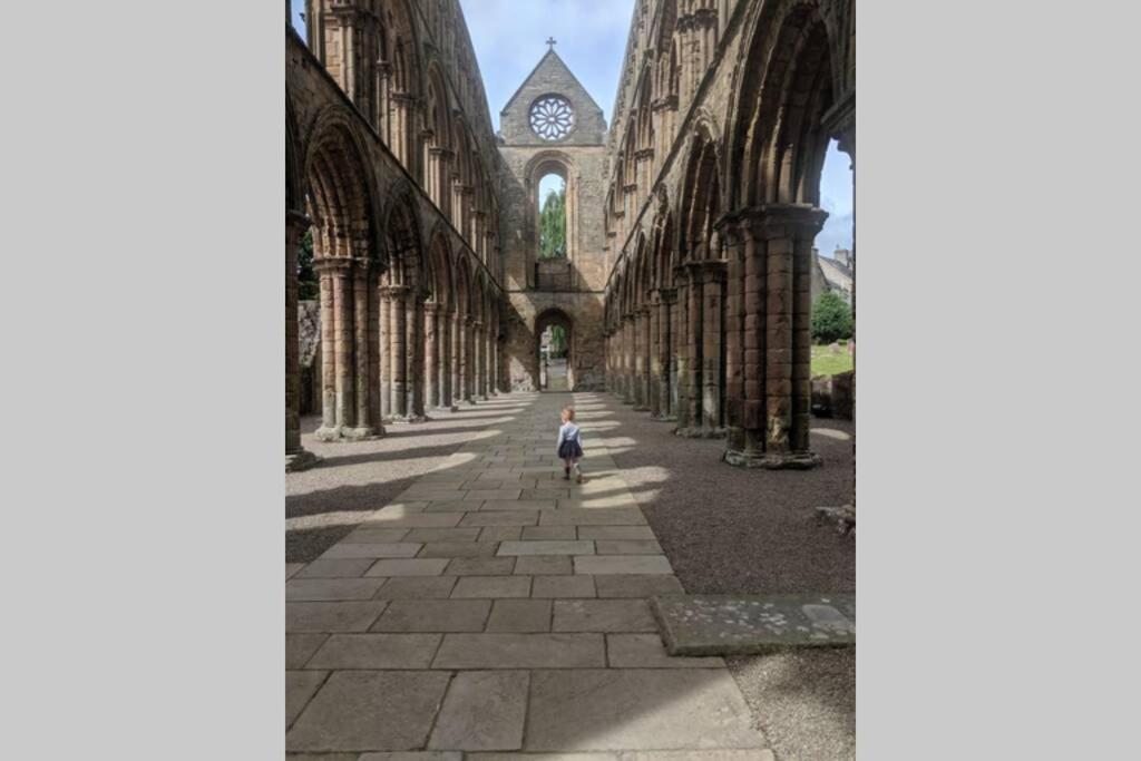 Appartamento Marys Garden View North Jedburgh Esterno foto